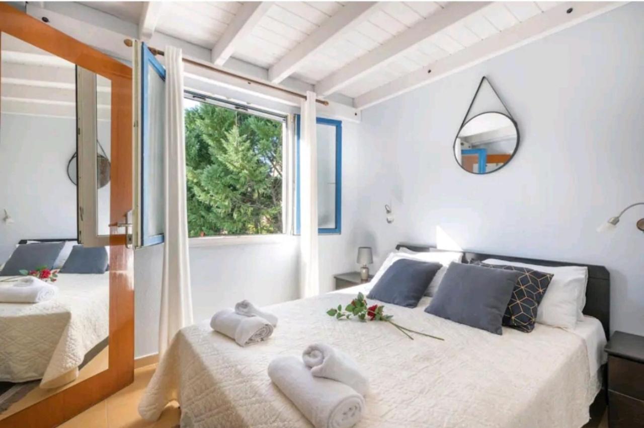 Govino Bay Luxury Beach Loft Apartment Danilia Exterior foto