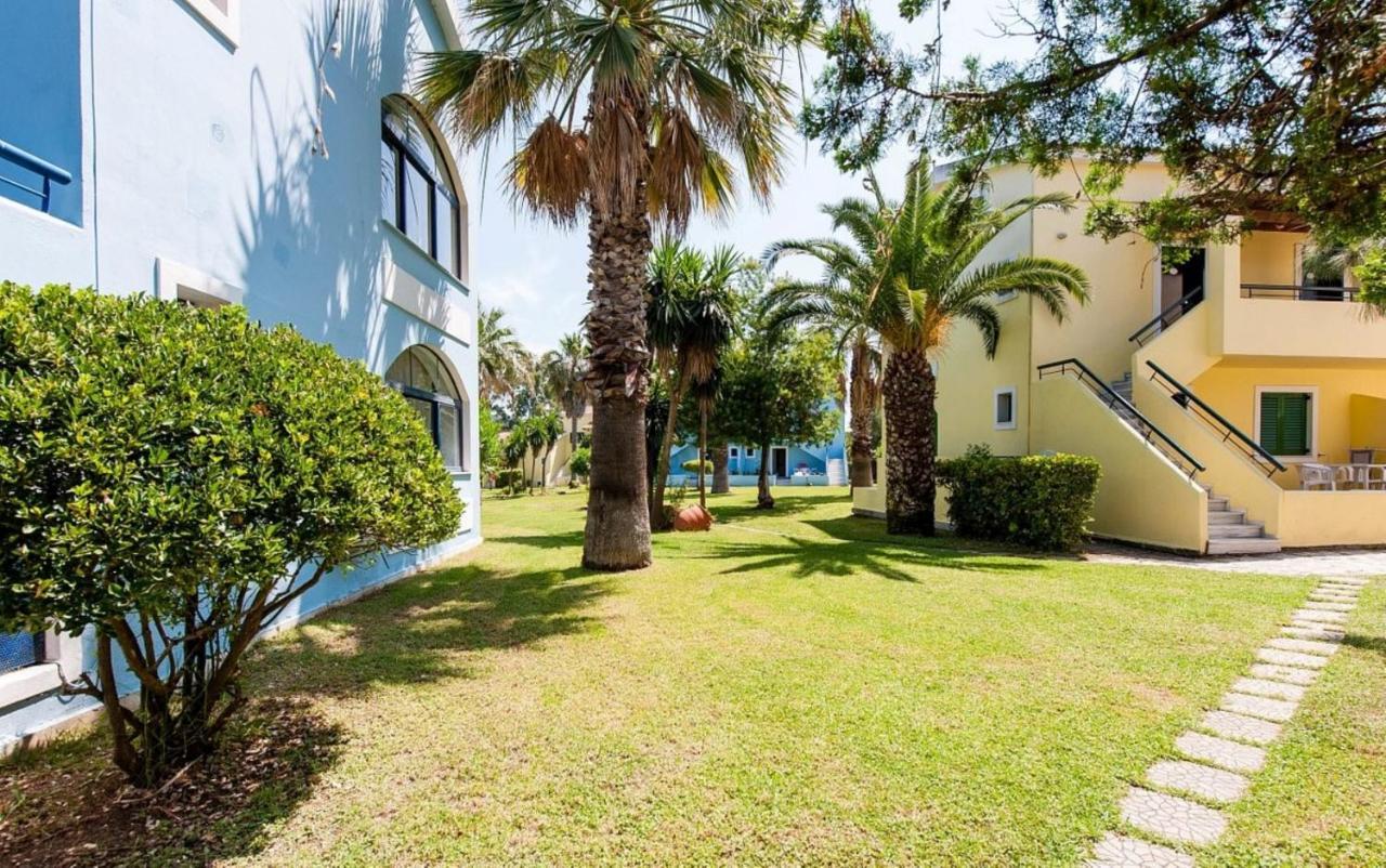 Govino Bay Luxury Beach Loft Apartment Danilia Exterior foto